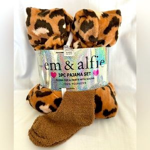 Em & Alfie Leopard Print 3 Piece Pajama Set XL